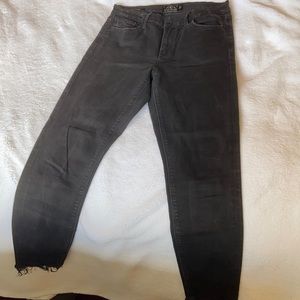 Black ankle Skinny jeans
